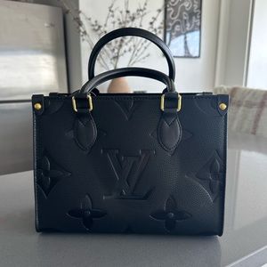 Black crossbody